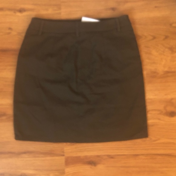 NWT Lea & Viola Olive Skirt with Pearl Detail - Picture 3 of 4